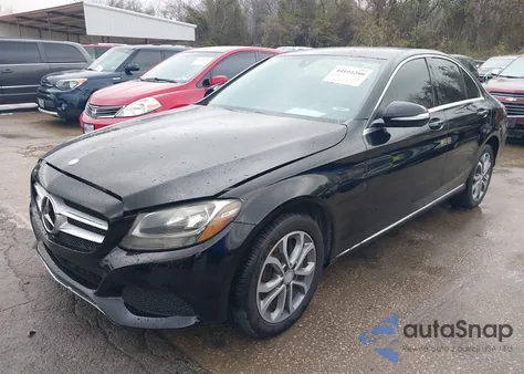 2015 Mercedes-Benz C 300 4Matic/Luxury 4Matic/Sport 4Matic z USA, uszkodzony, nr VIN 55SWF4KB6FU011768